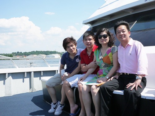 Tài chính - Ngân hàng - Chân dung người vợ là 'kiềng ba chân' giúp bầu Hiển 'nổi như cồn' (Hình 2).