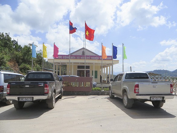 Tin nhanh - Nhận tiền 'bôi trơn', 4 cán bộ Hải quan Quảng Trị bị đình chỉ công tác (Hình 2).