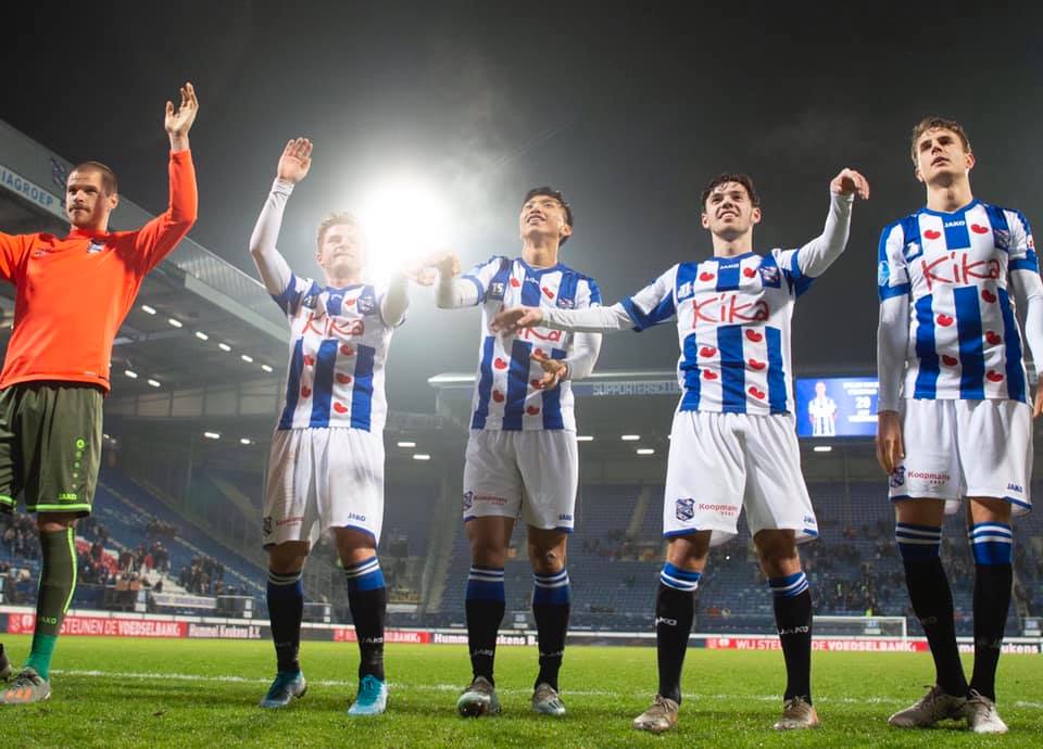 Thể thao - Khoảnh khắc lịch sử: Đoàn Văn Hậu gây sốt khi ra sân đá chính cho SC Heerenveen  (Hình 6).