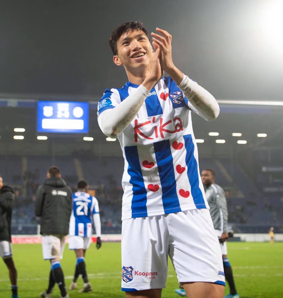 Thể thao - Khoảnh khắc lịch sử: Đoàn Văn Hậu gây sốt khi ra sân đá chính cho SC Heerenveen  (Hình 4).