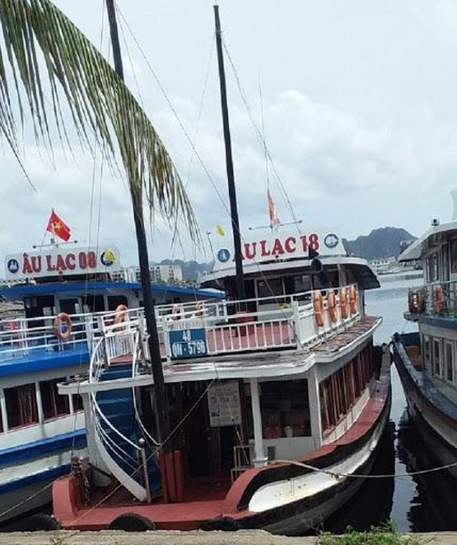 Tiêu dùng & Dư luận - Quảng Ninh: Cắt xén thời gian tham quan vịnh Hạ Long, tàu du lịch bị phạt nặng