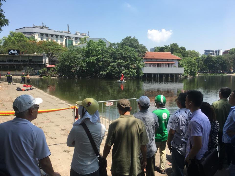 Hà Nội: Tìm thấy thi thể người đàn ông dưới hồ Thiền Quang (Hình 2).