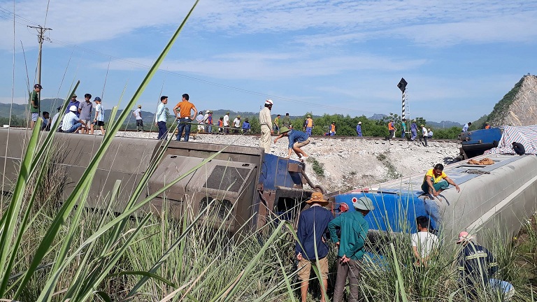 Xót thương phụ lái tàu tử vong, vợ mang bầu 7 tháng, con chưa biết mặt bố (Hình 2).