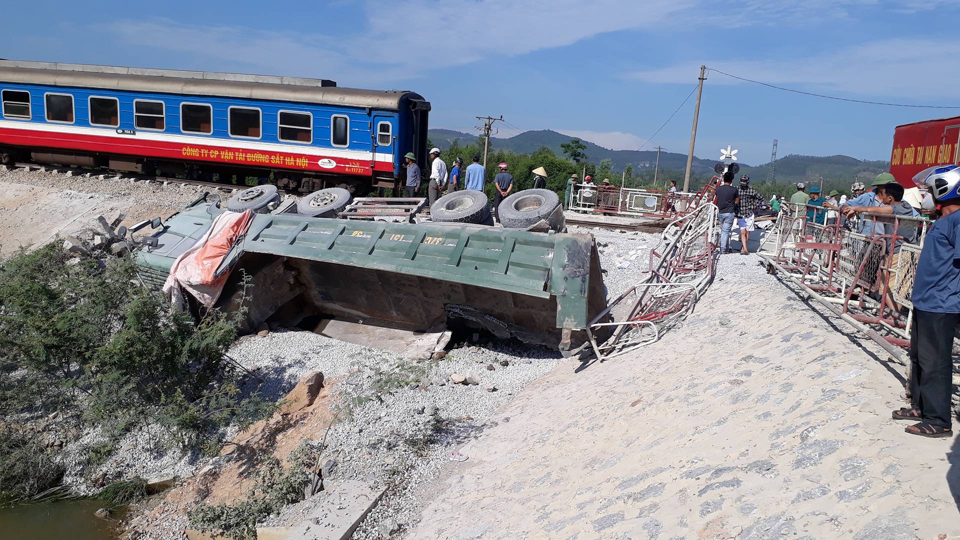 Thông tin mới nhất về vụ lật 6 toa tàu làm 12 người thương vong (Hình 2).