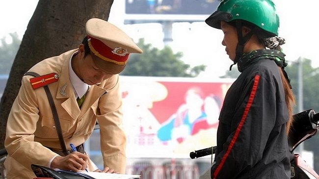 Tin nhanh - Trừ điểm vào giấy phép lái xe: Dễ tạo sơ hở, tiêu cực