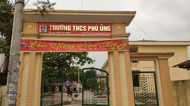 Tin nhanh - Vụ 5 học sinh lột đồ đánh bạn ngay trong lớp: Đình chỉ công tác Hiệu trưởng