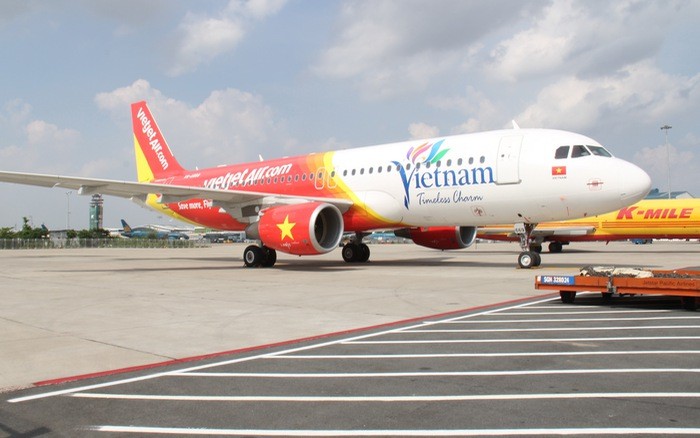 Tiêu dùng & Dư luận - Niêm phong máy bay Vietjet bong tấm ốp sau khi hạ cánh