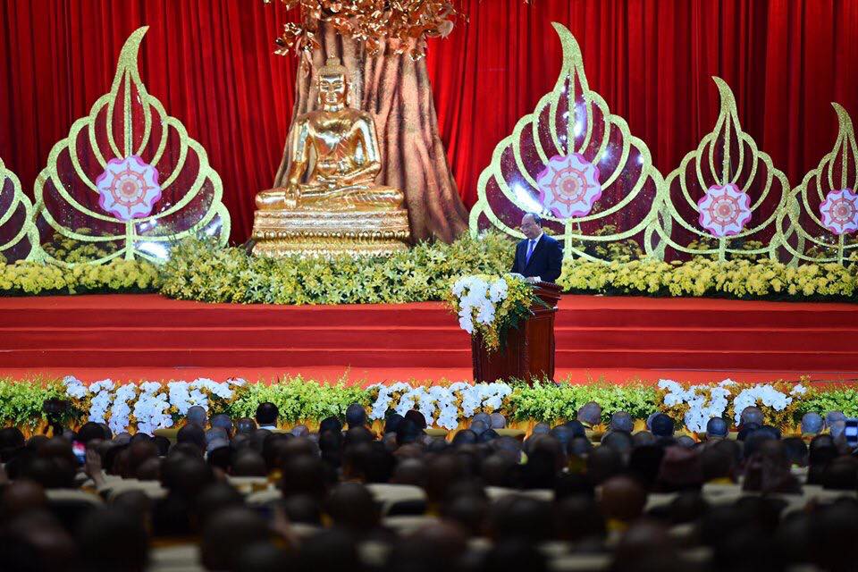 Tin nhanh - Tin xã hội nóng trong tuần: Khai mạc Đại lễ Phật Đản Vesak 2019; Ý kiến trái chiều quanh bộ ảnh 'Những đứa trẻ mang bầu'; Lái xe khi đã uống rượu bia phải nạo vét sông Tô Lịch