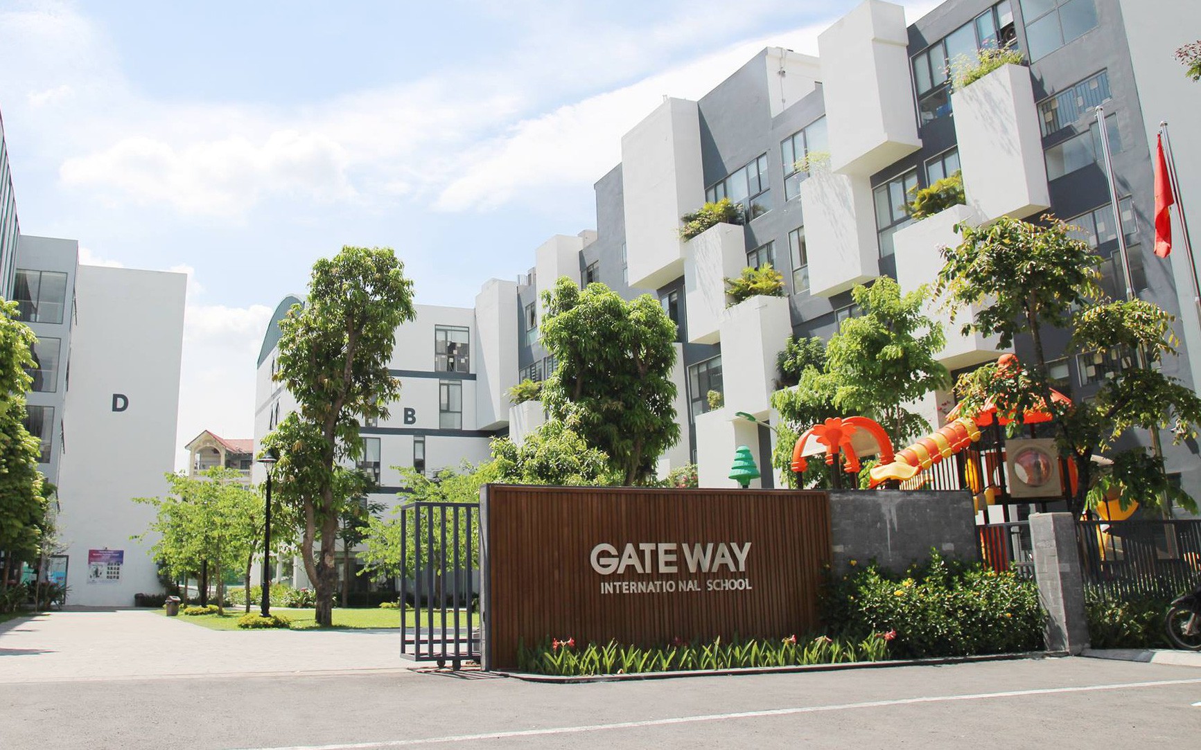 Tin nhanh - Tài xế và cô giáo trường Gateway bỏ quên học sinh lớp 1 trên xe đưa đón dẫn đến tử vong là ai?