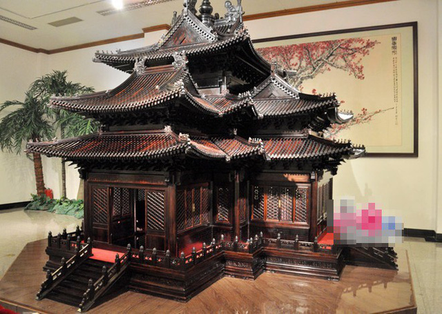 Bất động sản - Chi&ecirc;m ngưỡng bảo t&agrave;ng gỗ tử đ&agrave;n trị gi&aacute; 600 tỷ đồng của 'Đường Tăng' Tr&igrave; Trọng Thụy v&agrave; vợ tỷ ph&uacute; (H&igrave;nh 6).