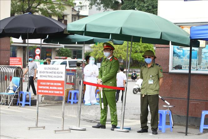 Tin nhanh - Bộ Y tế yêu cầu hạn chế chuyển tuyến lên Bệnh viện Bạch Mai