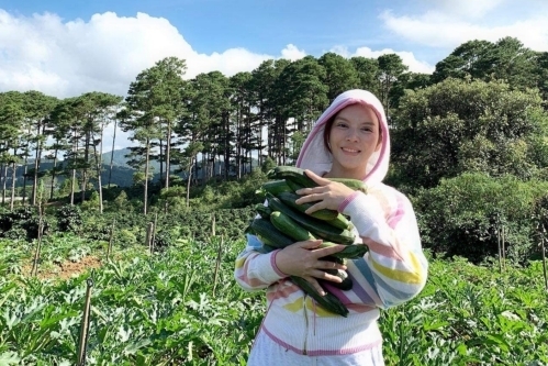 Bất động sản - Biệt thự dát vàng của nữ đại gia khiến Khắc Tiệp phải thốt lên 'đi cả ngày không hết' (Hình 16).