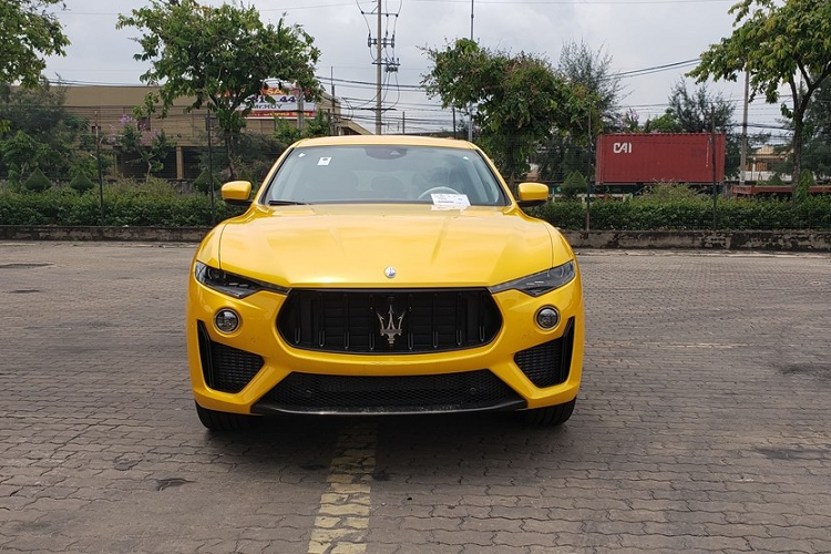 Tài chính - Ngân hàng - Bóc giá siêu xe Maserati Levante Trofeo vừa cập cảng được đồn đoán về tay đại gia Minh Nhựa (Hình 2).