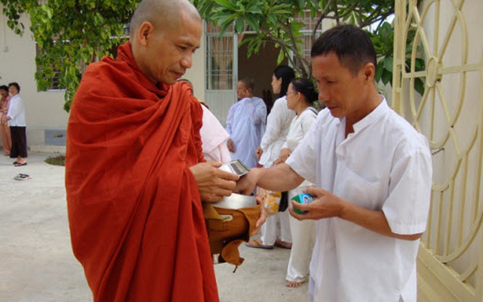 Tài chính - Ngân hàng - Những đại gia Việt bỏ cuộc sống giàu sang để lên núi ở ẩn và đi tu (Hình 4).