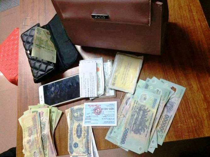Xã hội - Tài xế taxi Mai Linh trả lại 19 chỉ vàng khách hàng bỏ quên (Hình 2).