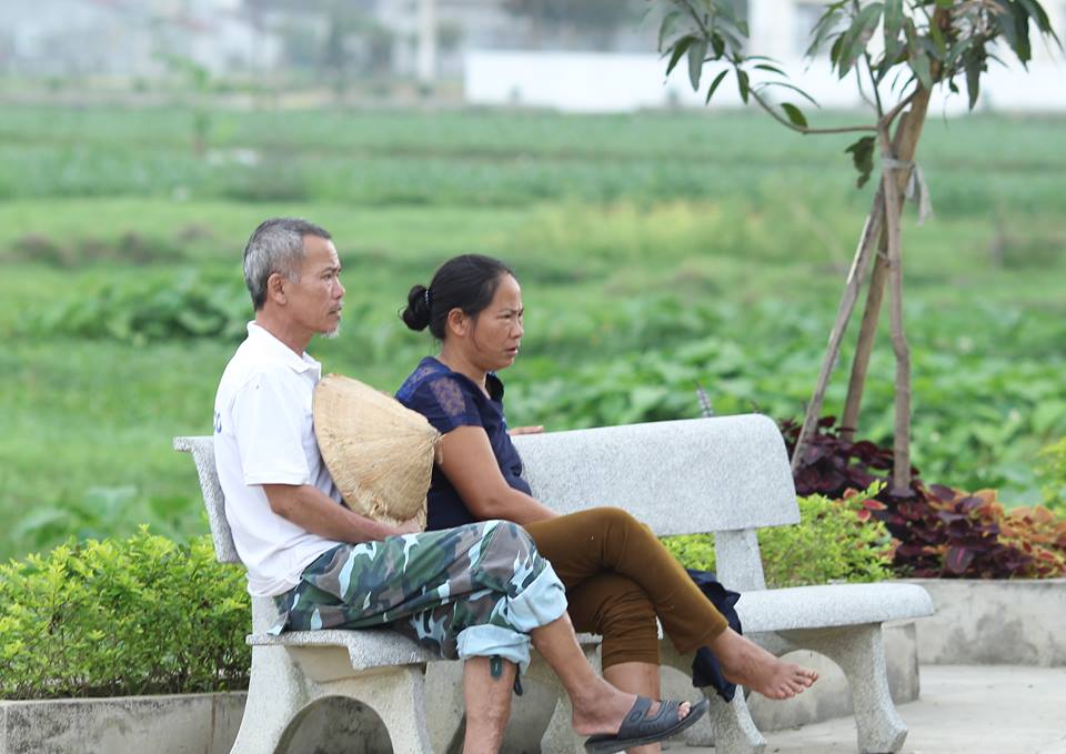 Nhờ có hàng duối xanh rì,  cứ buổi chiều hàng ngày người dân ra ngồi ghế đá để hóng mát và trò chuyện. Cây duối như chứng nhân gắn bó thân thiết với bao thế hệ, ăn sâu vào tiềm thức người dân và nó đã trở thành vật báu của làng.  