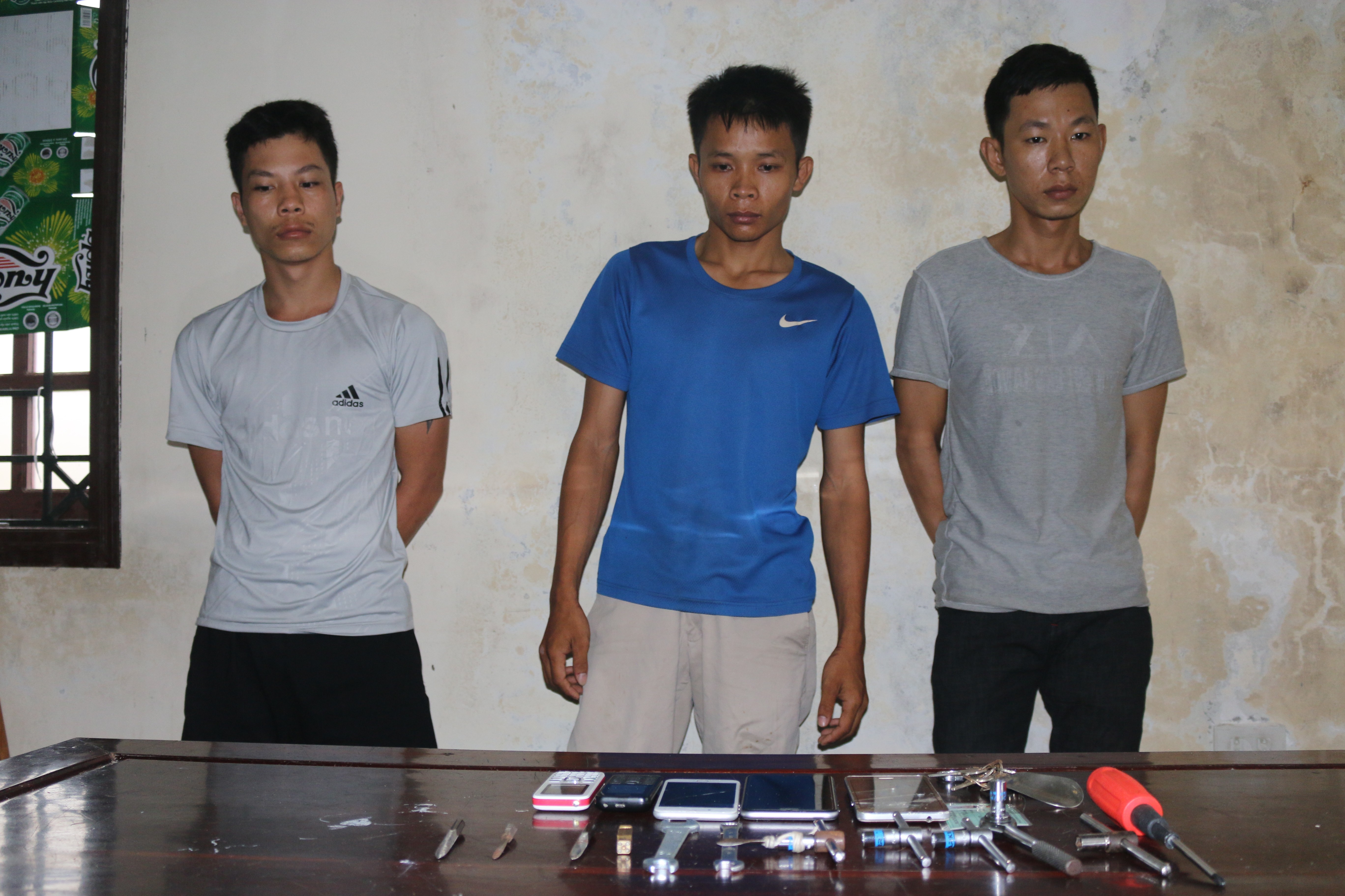 Bắt giữ nhóm đối tượng chuyên trộm xe máy tại Hà Tĩnh