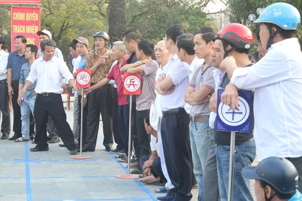 Văn hoá - Già trẻ “cân não” đấu cờ thẻ đầu xuân năm mới tại Hà Tĩnh (Hình 3).