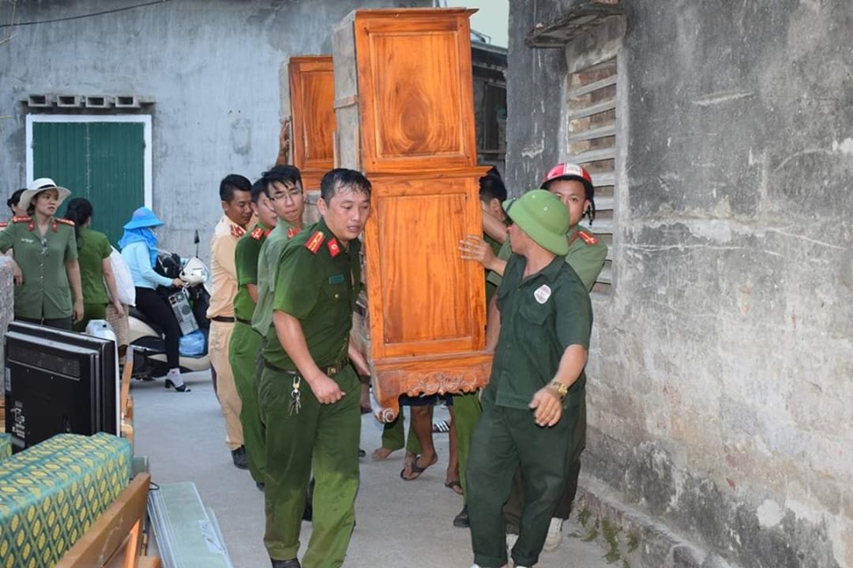 Tin nhanh - Cháy rừng kinh hoàng, hàng nghìn chiến sĩ xuyên đêm dập lửa (Hình 3).