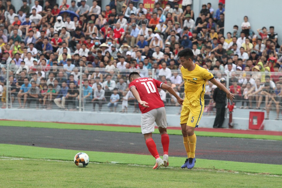 Thể thao - Tưng bừng trận derby xứ Nghệ mừng khai trương SVĐ Hà Tĩnh (Hình 6).