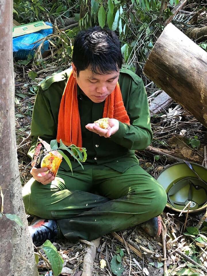 Môi trường - Những chuyện chưa kể về 72 giờ lao vào biển lửa cứu rừng già đầu nguồn (Hình 10).