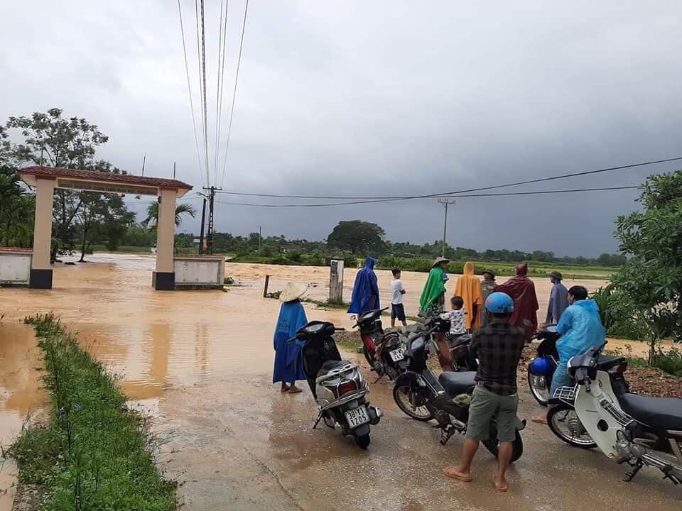 Tin nhanh - Mưa lớn kéo dài, thủy điện xả lũ, nguy cơ ngập sâu tại “rốn lũ' Hương Khê (Hình 2).