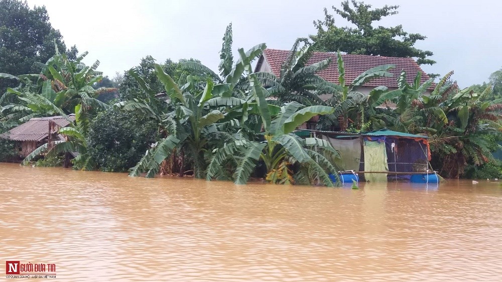 Tin nhanh - TP.Hà Tĩnh: 'Chạy lũ', hàng nghìn học sinh phải nghỉ học (Hình 2).