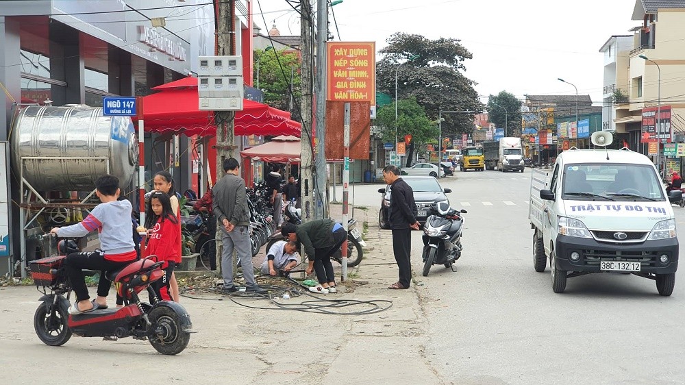 Tin nhanh - Hà Tĩnh: Tháo dỡ công trình trái phép ở khu “đất vàng”