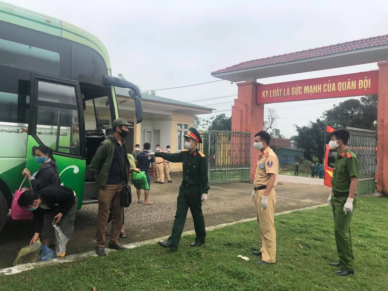 Tin nhanh - Người ra vào địa bàn Hà Tĩnh phải khai báo y tế tại 4 chốt (Hình 5).