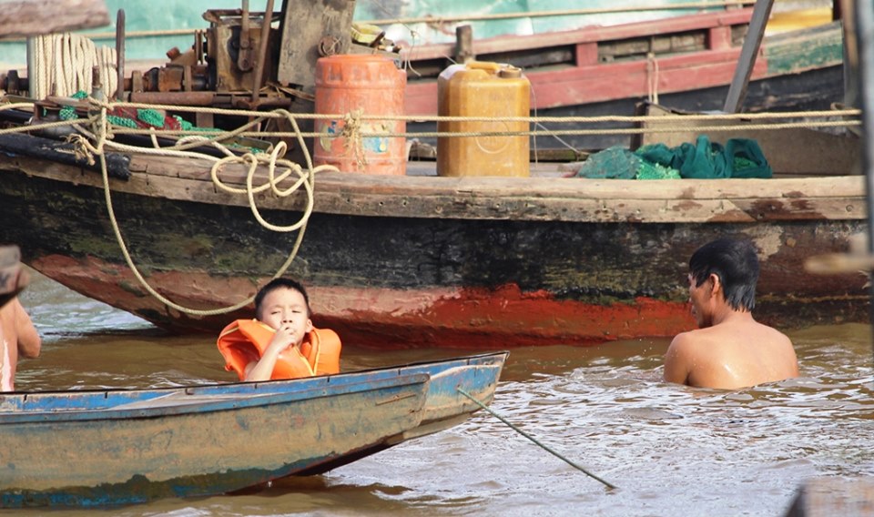 Môi trường - Nước sông La chuyển màu đỏ đục kéo dài, người dân bất an không có nước sinh hoạt (Hình 5).