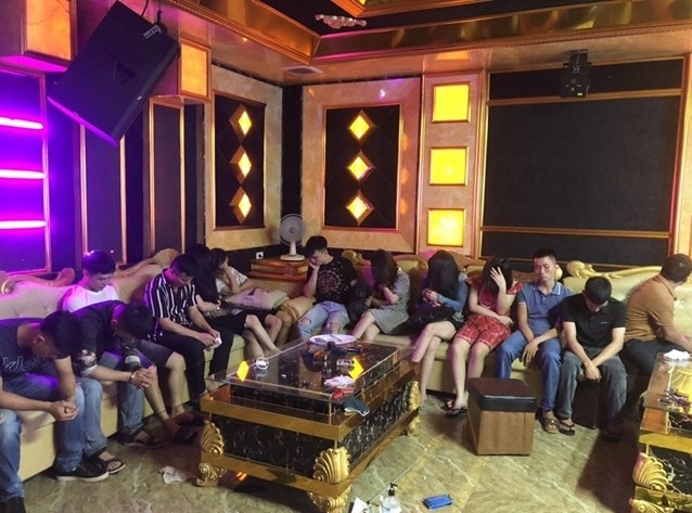 An ninh - Hình sự - Hà Tĩnh: Tiếp tục bắt quả tang 'tiệc ma túy' ở quán karaoke My Friend