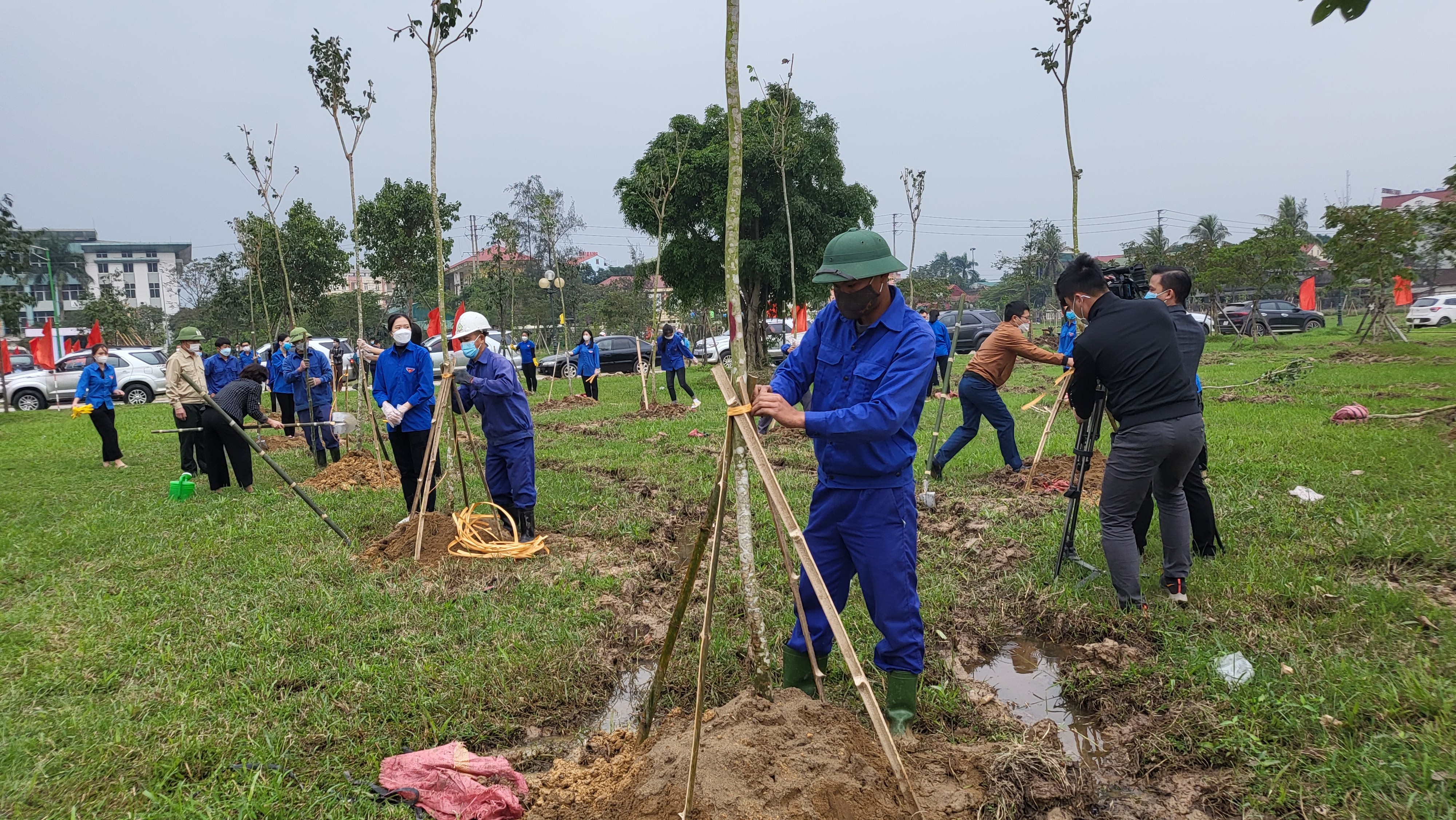 Môi trường - Trồng 100.000 cây phủ xanh thành phố Hà Tĩnh (Hình 5).