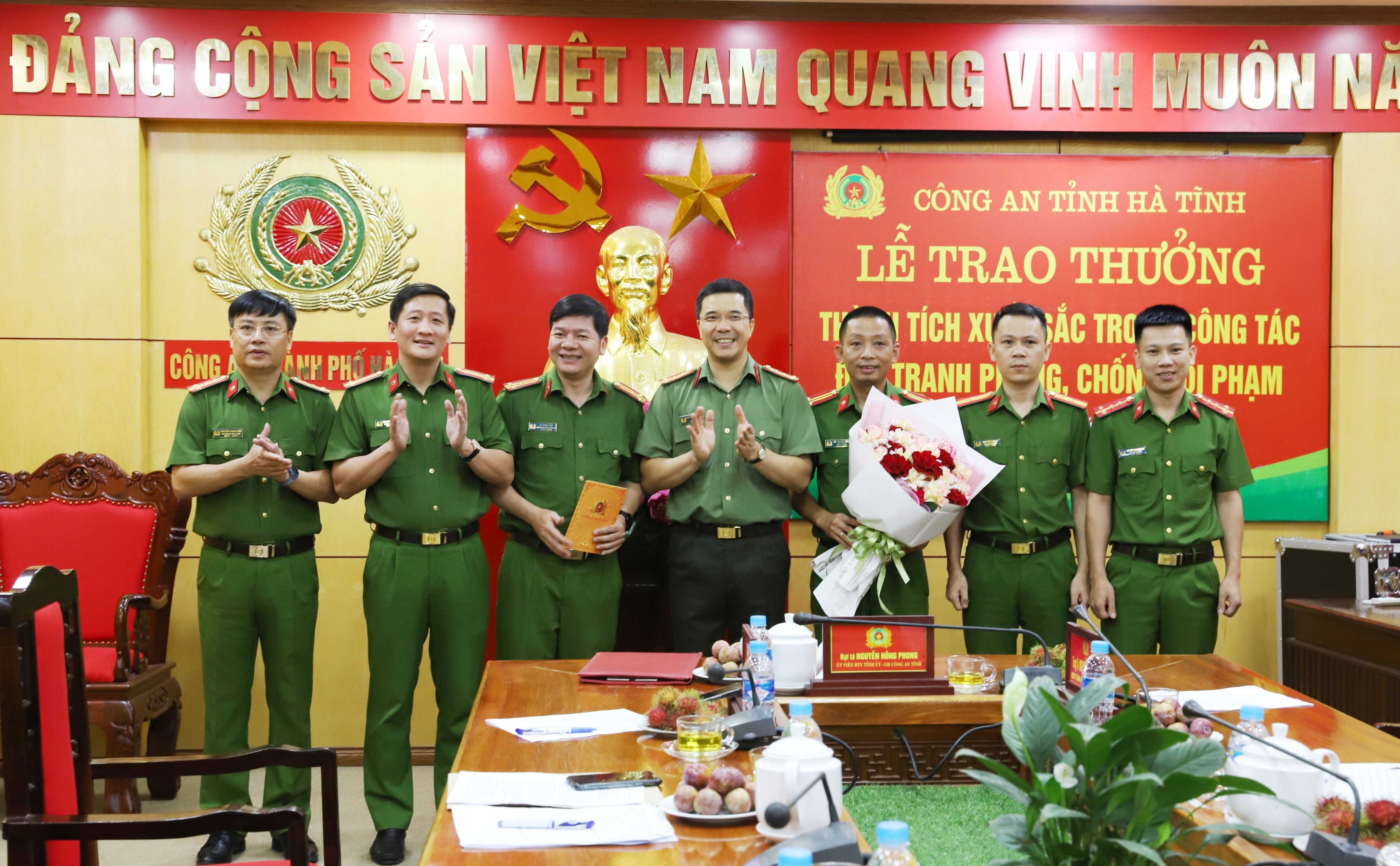 An ninh - Hình sự - Hà Tĩnh: Triệt phá đường dây làm giấy tờ giả quy mô, thu lợi 20 tỷ (Hình 7).