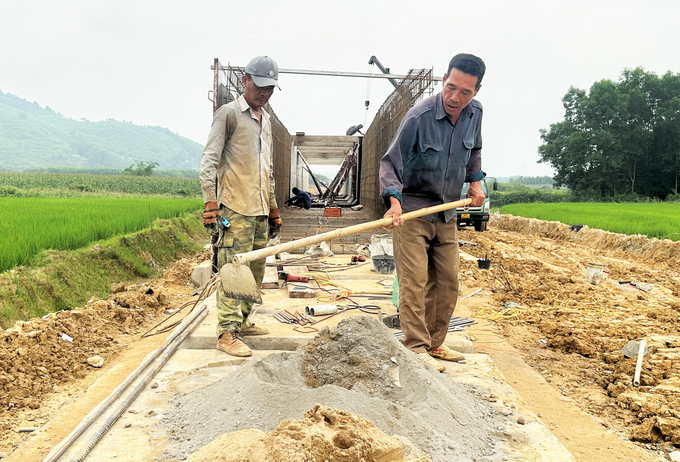 Dân sinh - Đua tiến độ trên công trường thuỷ lợi Ngàn Trươi - Cẩm Trang 