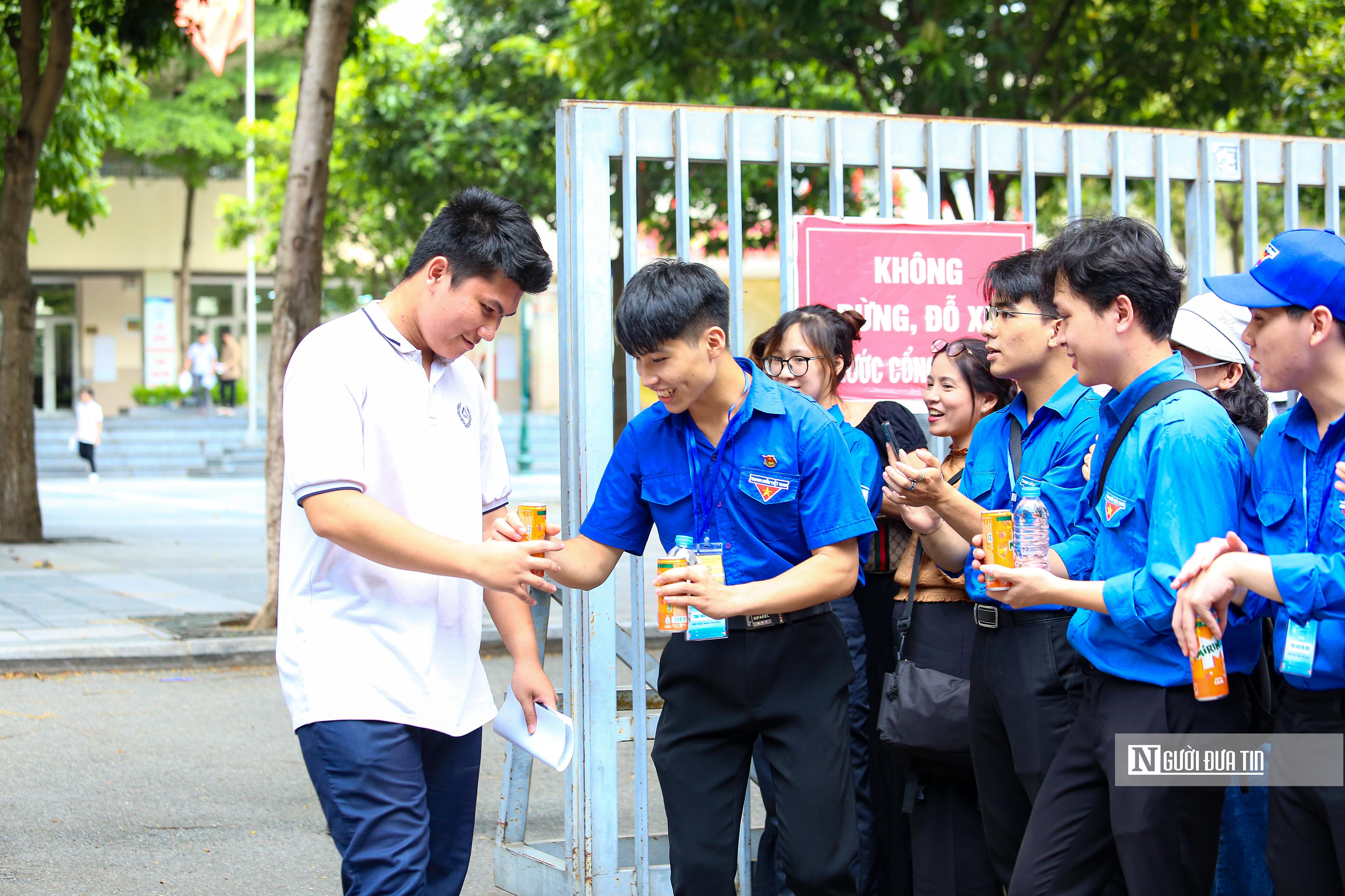 Giáo dục - Đề thi môn Toán được đánh giá vừa sức, nhiều thí sinh thở phào  (Hình 10).