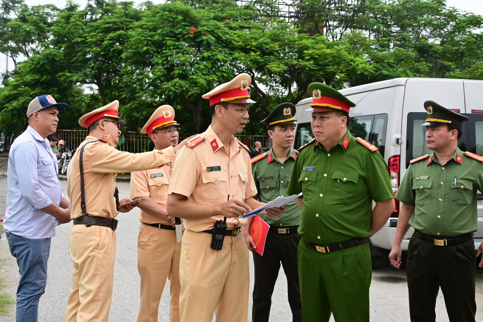 An ninh - Hình sự - Hải phòng: Hơn 300 xe vận tải bị xử lý trong 3 ngày