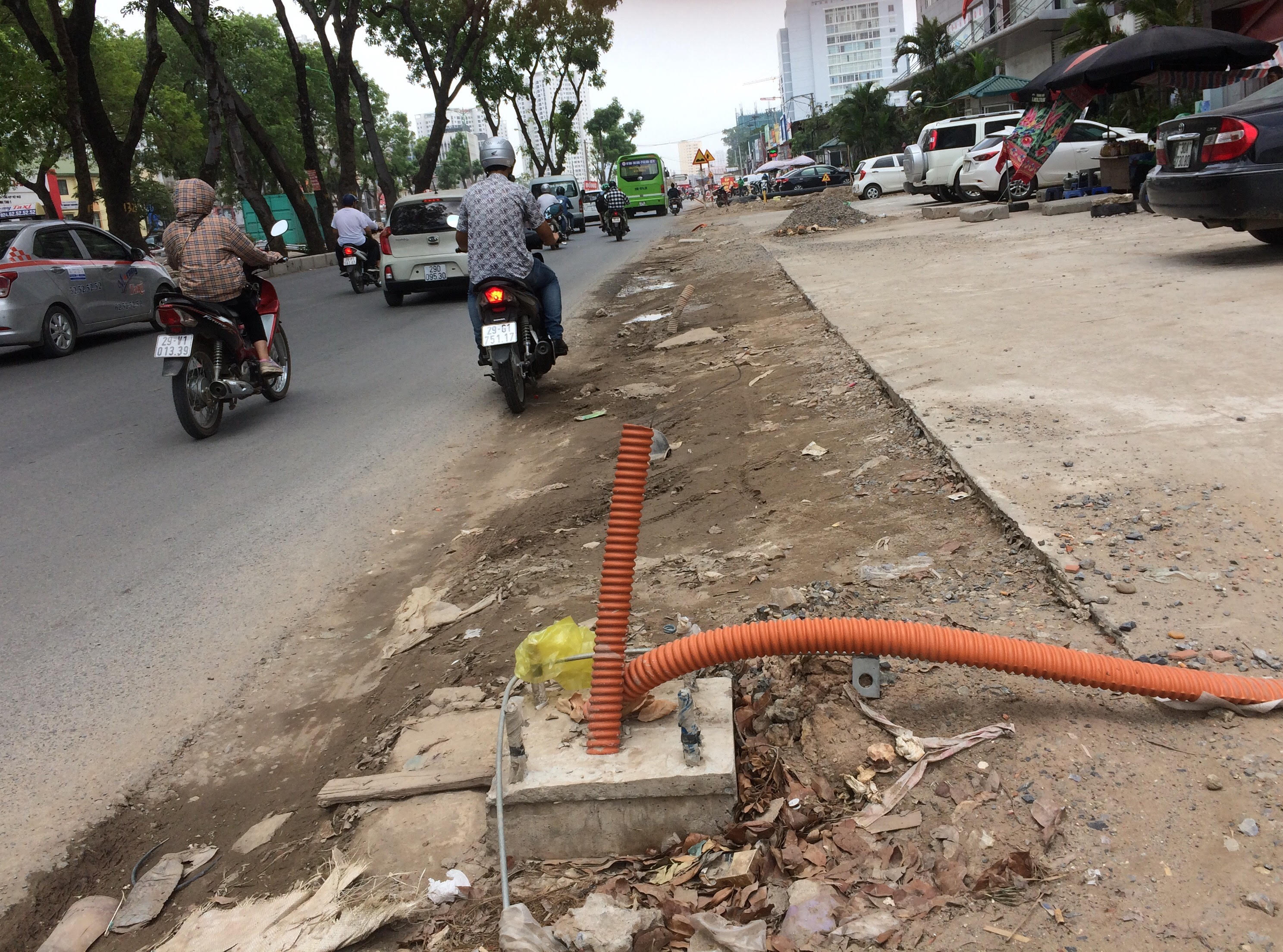 Hiểm họa trên những tuyến đường nghìn tỷ tại Thủ đô