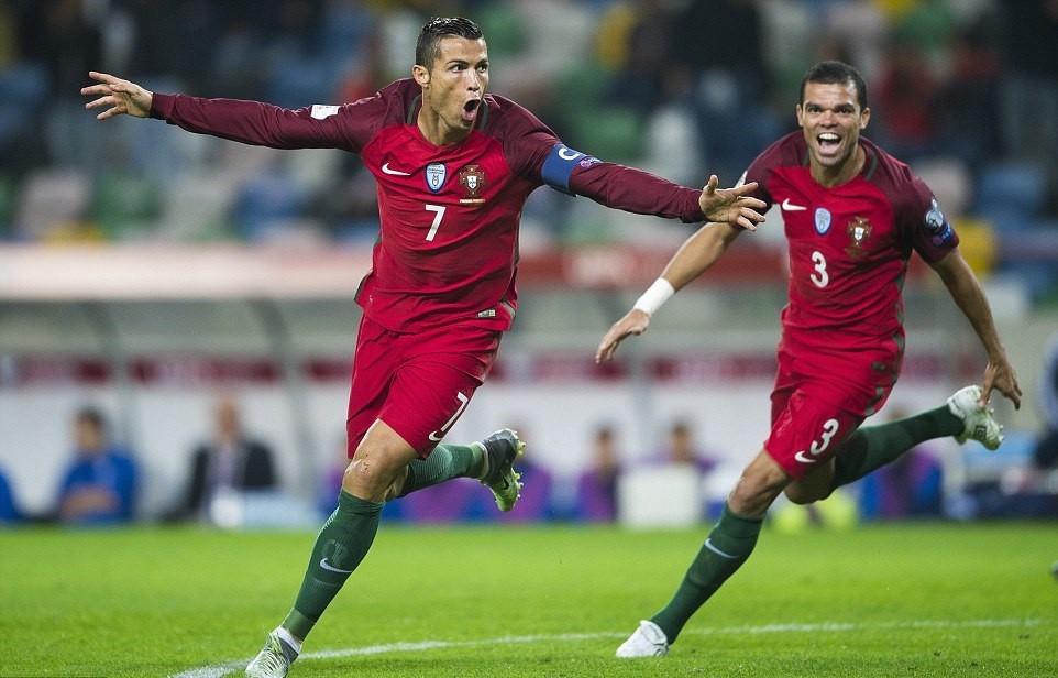 HLV Mourinho: Ronaldo ở Bồ Đào Nha không bằng Ronaldo ở Real Madrid 