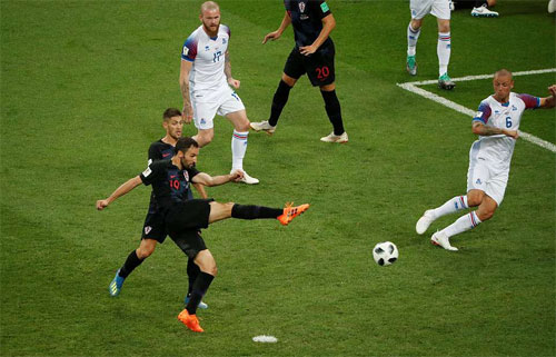 Phung phí cơ hội, Iceland ngậm ngùi chia tay World Cup (Hình 2).