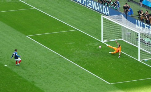 Nh&igrave;n lại chiến thắng kịch t&iacute;nh của Ph&aacute;p vs Argentina:  Những khẩu thần c&ocirc;ng Ph&aacute;p 'khai tử' Messi (H&igrave;nh 3).