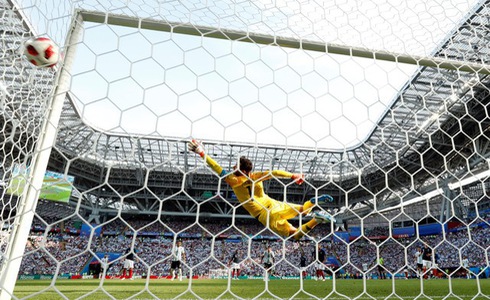 Nh&igrave;n lại chiến thắng kịch t&iacute;nh của Ph&aacute;p vs Argentina:  Những khẩu thần c&ocirc;ng Ph&aacute;p 'khai tử' Messi (H&igrave;nh 8).