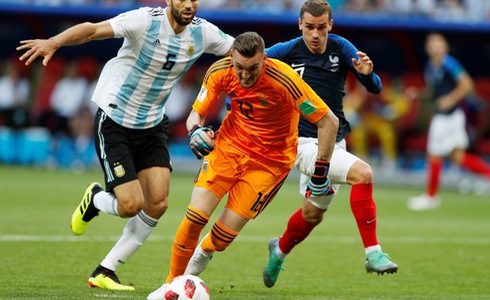 Nh&igrave;n lại chiến thắng kịch t&iacute;nh của Ph&aacute;p vs Argentina:  Những khẩu thần c&ocirc;ng Ph&aacute;p 'khai tử' Messi (H&igrave;nh 10).