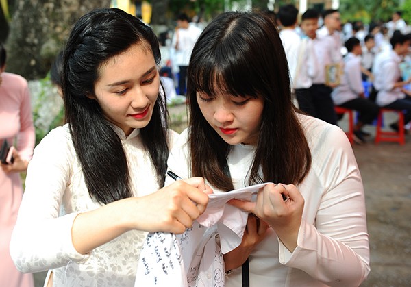 Đề thi THPT Quốc gia năm dễ năm 'hóc búa' khó đạt chuẩn đầu ra (Hình 2).