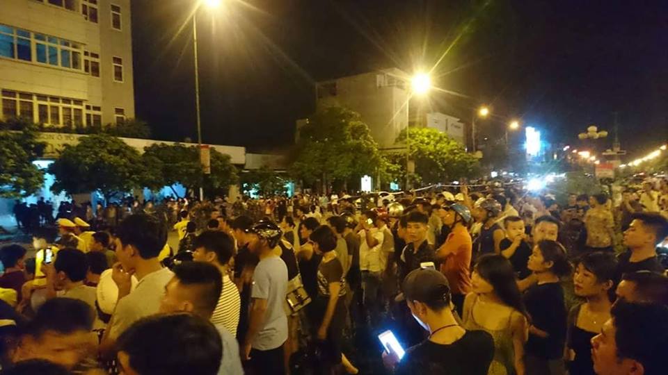 Tin nhanh - Cháy lớn chợ Gạo ở Hưng Yên, hàng trăm tiểu thương khóc ròng (Hình 2).