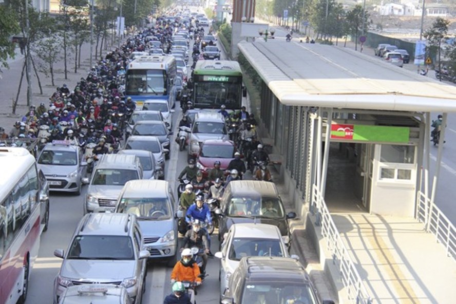 Tin nhanh - Đầy rẫy sai phạm, BRT nên chạy như xe buýt thường (Hình 2).