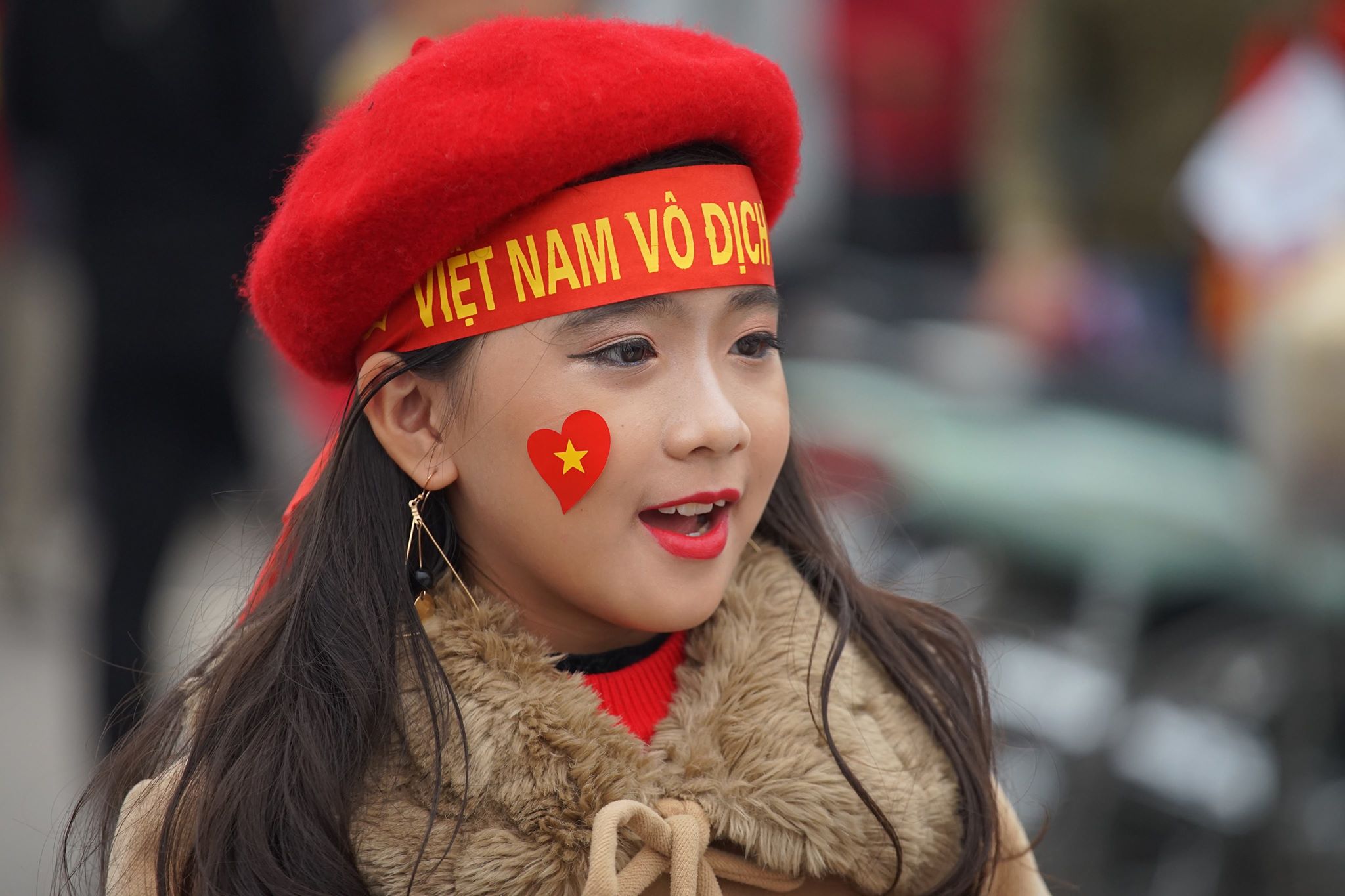 Thể thao - Hot girl 'đốt nóng' không khí trước trận chung kết Việt Nam và Malaysia (Hình 5).