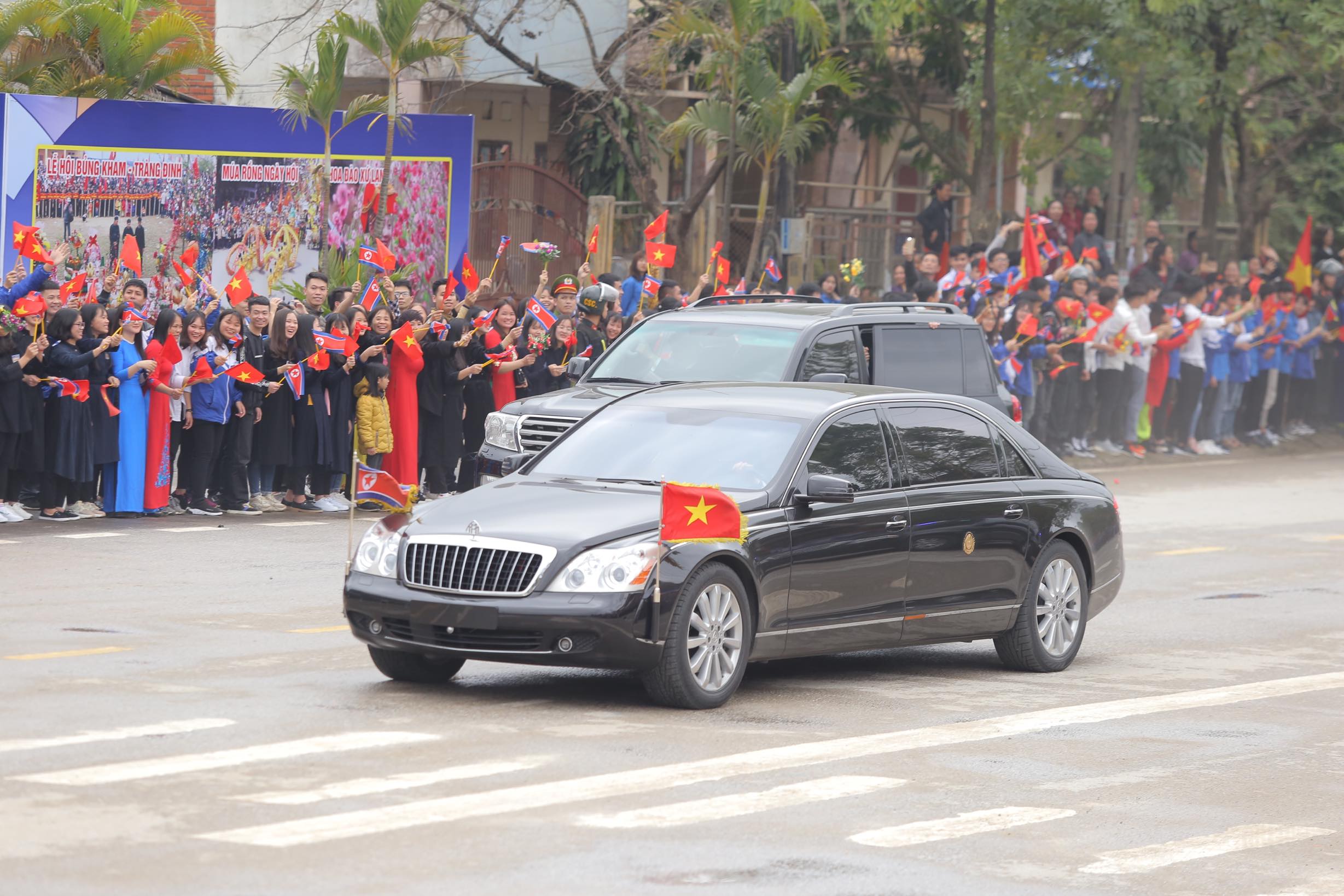 Tin nhanh - Ông Kim Jong-un vẫy tay chào người dân Việt Nam tại ga Đồng Đăng khi về nước (Hình 4).