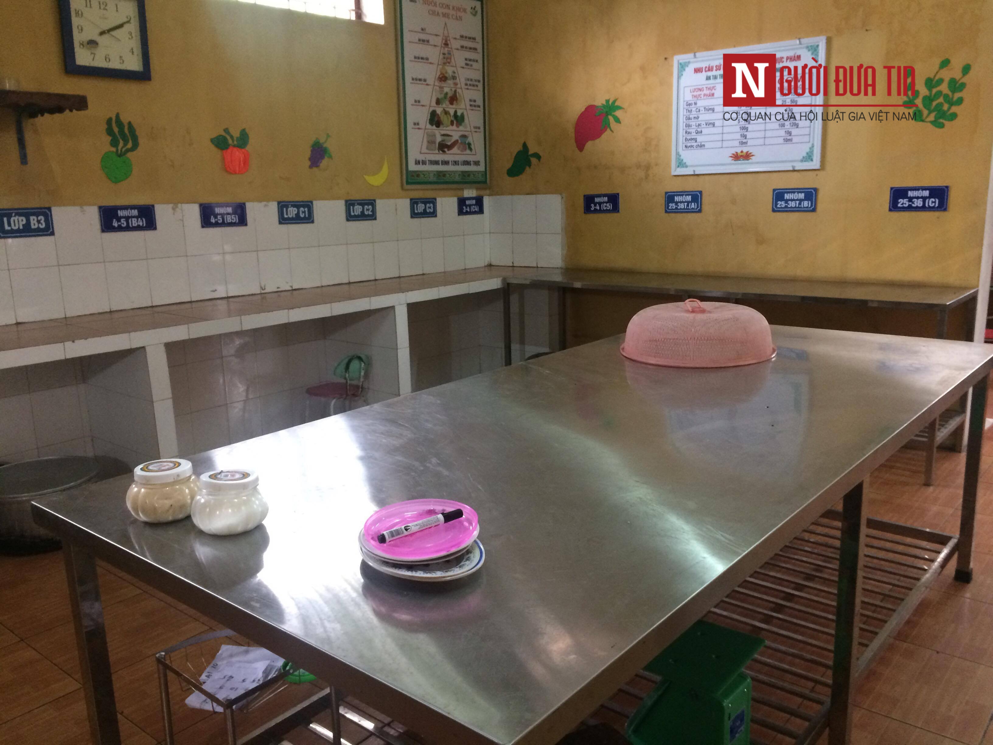 Tin nhanh - Cận cảnh 'than lạnh tro nguội' bếp ăn trường Thanh Khương sau bê bối thực phẩm bẩn