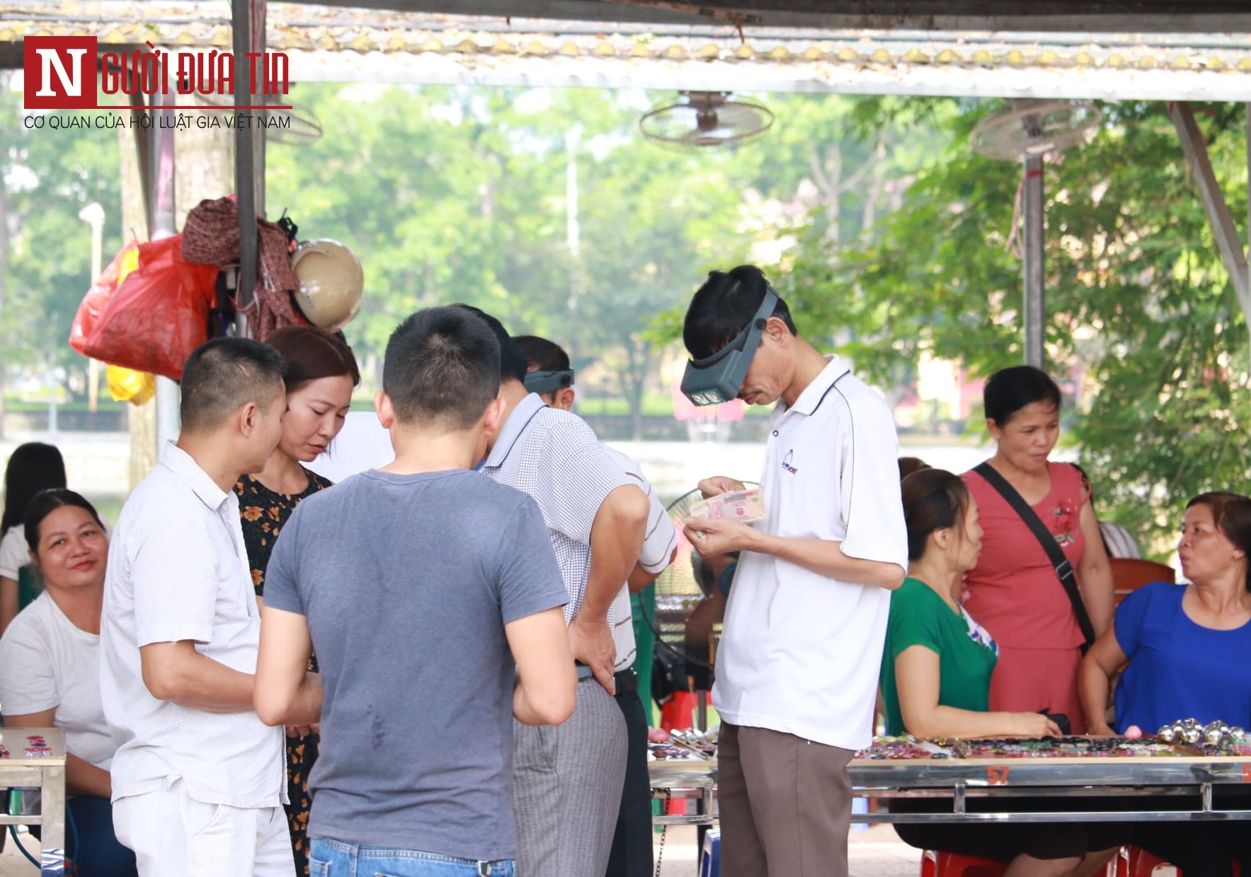 Tin nhanh - Tung tin đồn viên đá 5 tỷ đồng ở Yên Bái: Công an mời một người lên làm việc