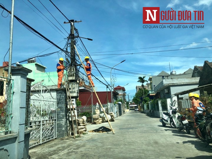 Tin nhanh - Nam Định: Thợ điện bị giật tử vong khi đang thay đường dây